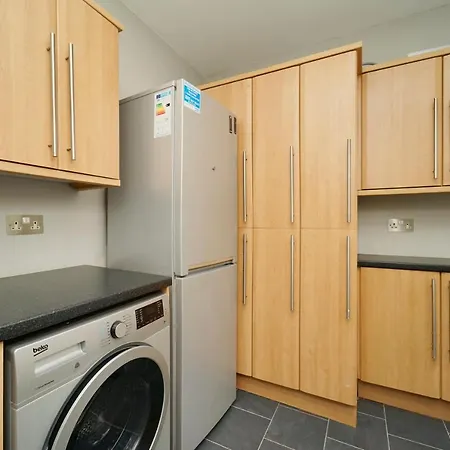 Stunning 5 Bed House In Chapel Allerton, Sleeps 9 Semesterbostad *